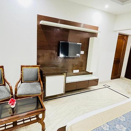 Hotel Starline Sector 28 Gurgáon Kültér fotó