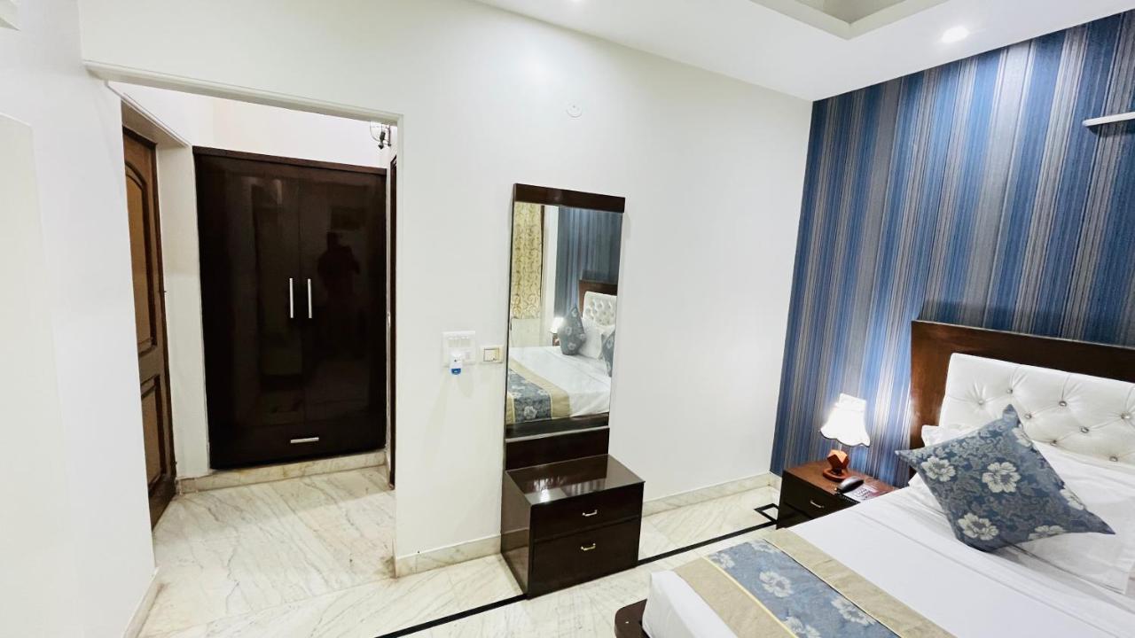 Hotel Starline Sector 28 Gurgáon Kültér fotó