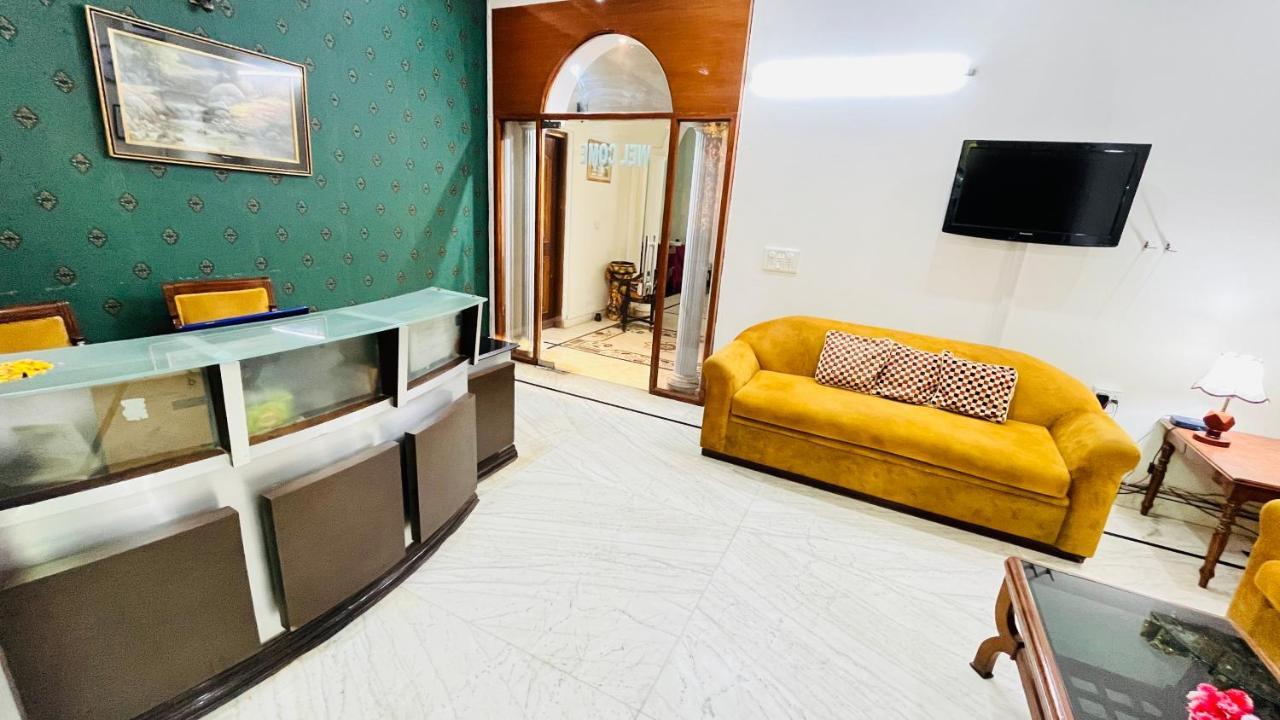 Hotel Starline Sector 28 Gurgáon Kültér fotó