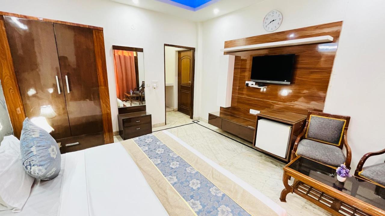 Hotel Starline Sector 28 Gurgáon Kültér fotó