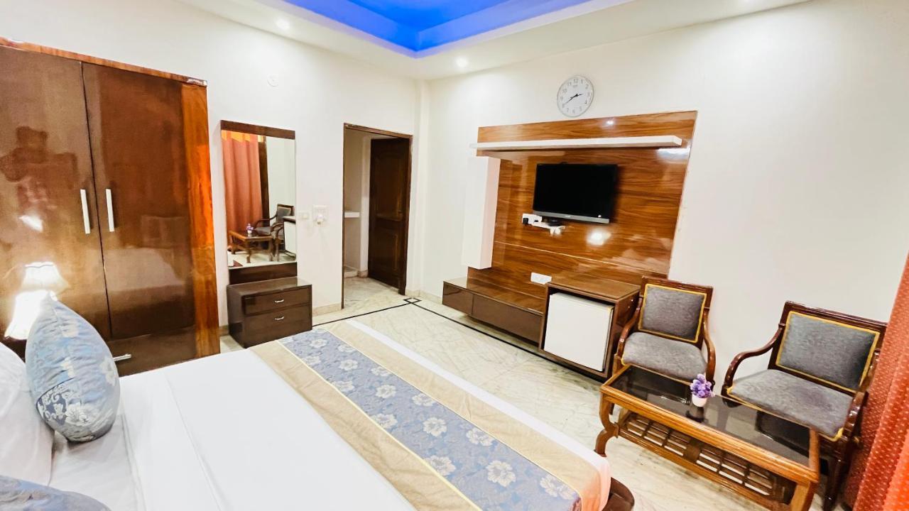 Hotel Starline Sector 28 Gurgáon Kültér fotó