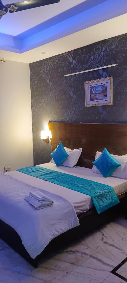 Hotel Starline Sector 28 Gurgáon Kültér fotó